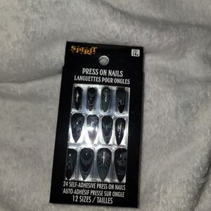 Spirit Black Press On Nails